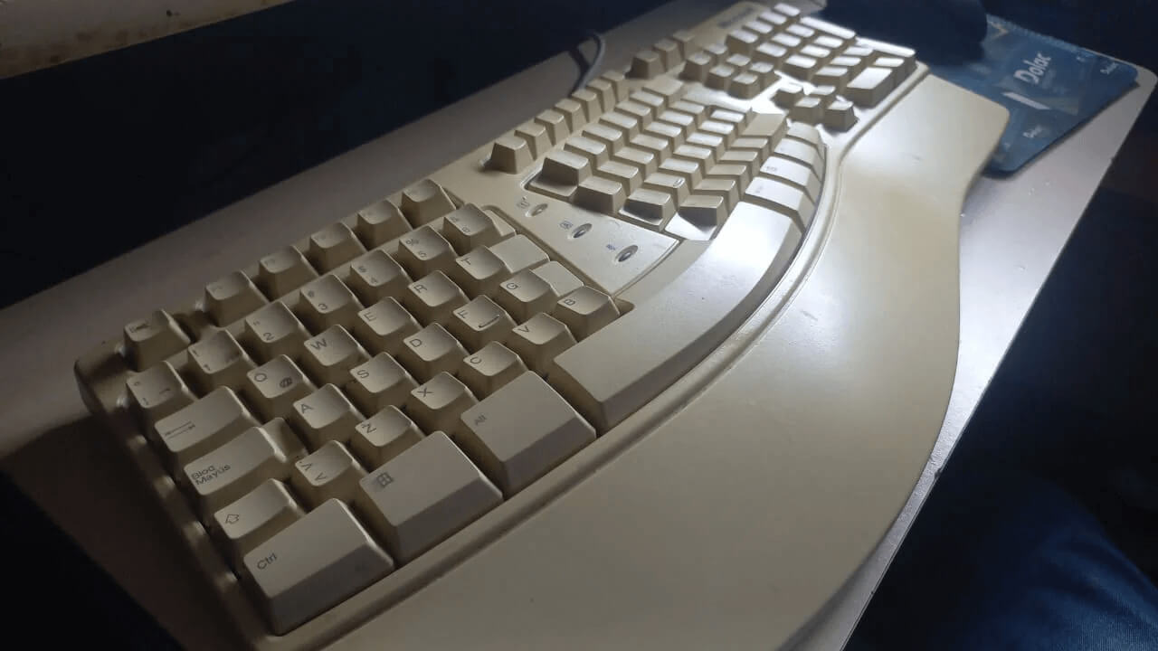 Фотография Microsoft Natural Keyboard Elite.